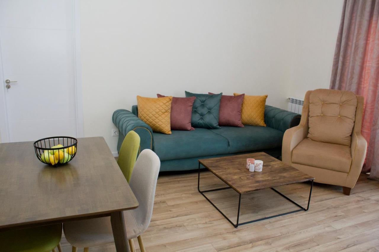 Aura Sameba, Luxury Apartment Тбилиси Екстериор снимка